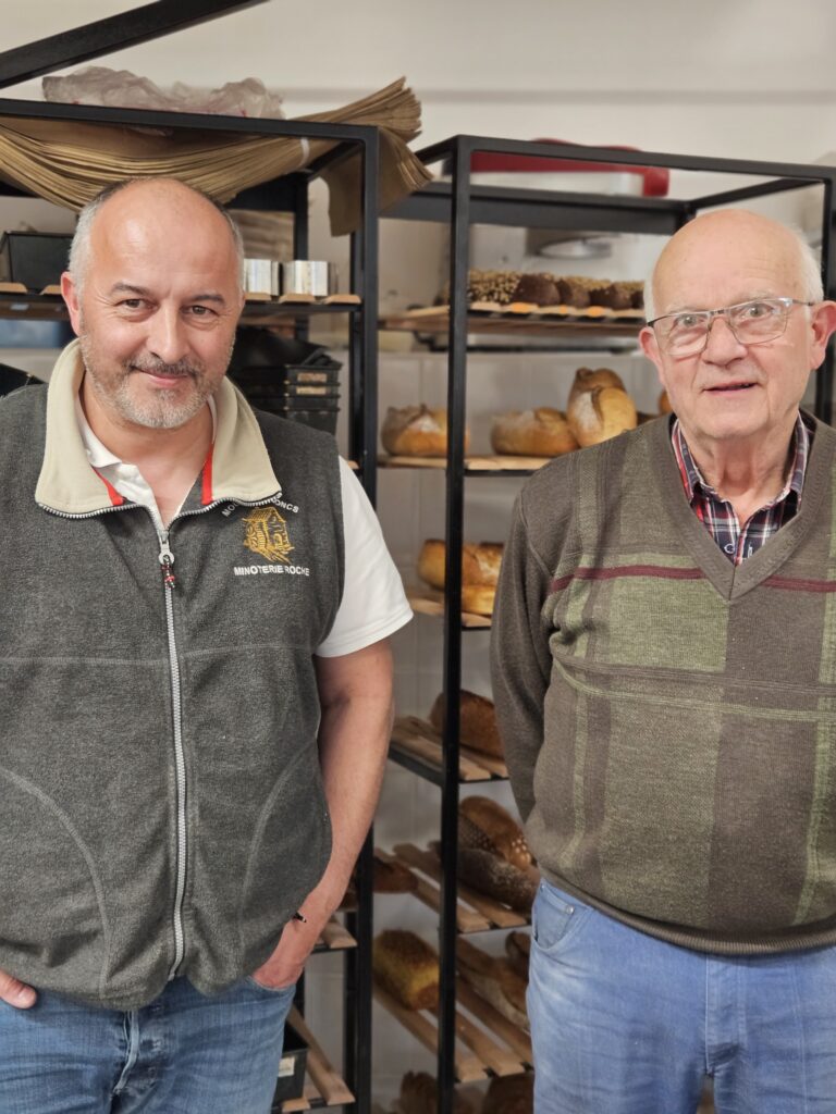 photo, Père Roche et Fils Roche, représentants de la Minoterie Roche, perpétuent un savoir-faire familial né en 1830