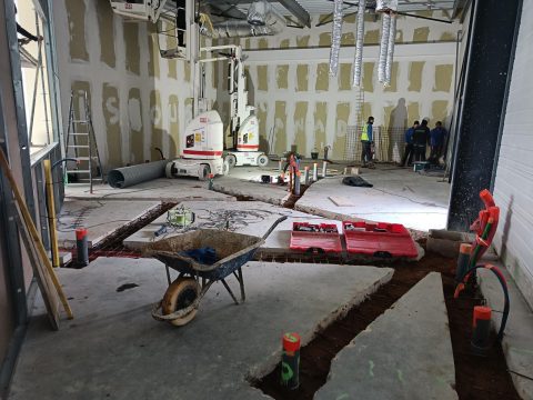 Travaux de construction du second point de vente Aux 3 Choux à Saint-Amand-Montrond pour l’ouverture d’une nouvelle boulangerie en zone commerciale.